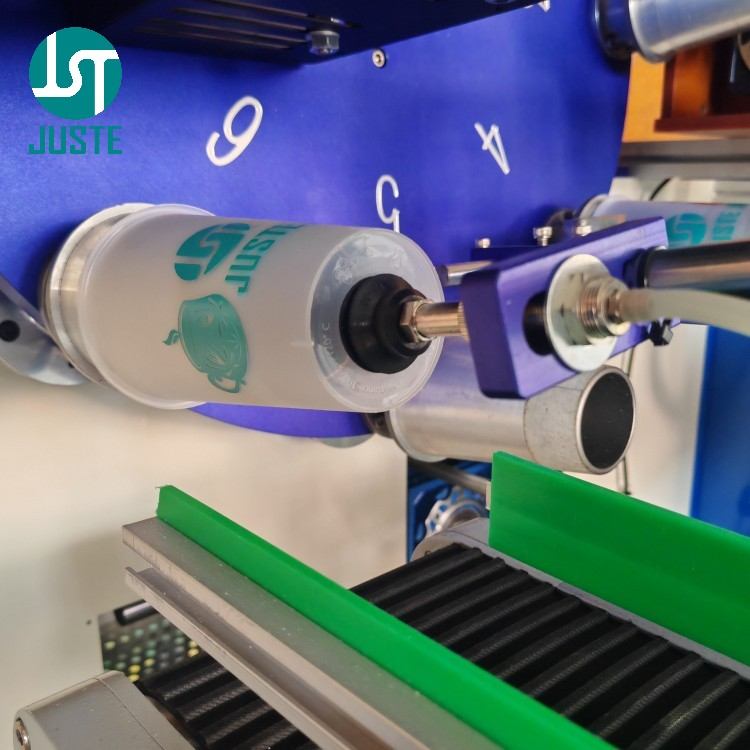 Automatic unloading station with rubber suction pad for plastic cups on Fully Automatic Screen Printing Machine