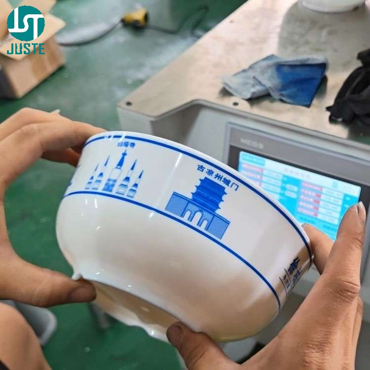 Finished soup bowl with sharp screen printed logo