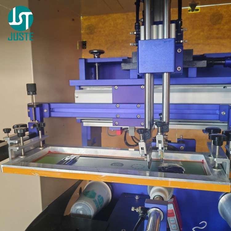 Printing station of automatic cup screen printing machine with dual servo motors