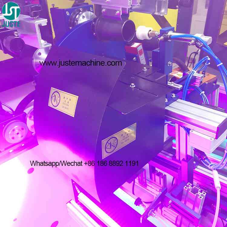 Macchina serigrafica di precisione completamente automatica con essiccatore UV Macchina serigrafica di precisione completamente automatica con essiccatore UV