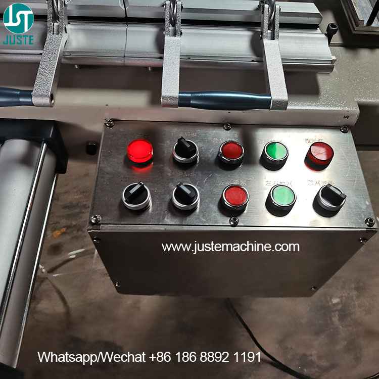 pneumatic-screen-stretcher-control-buttons