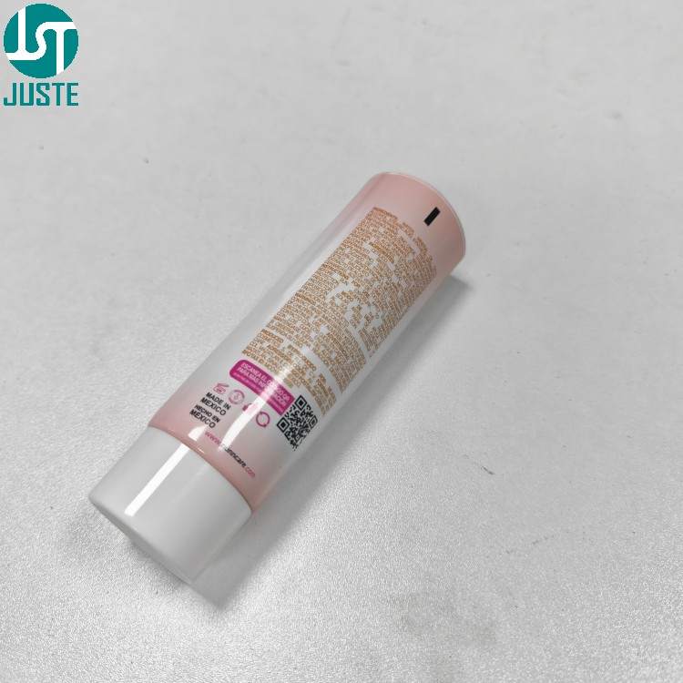 丝网印刷机在化妆品管上印刷三色标志